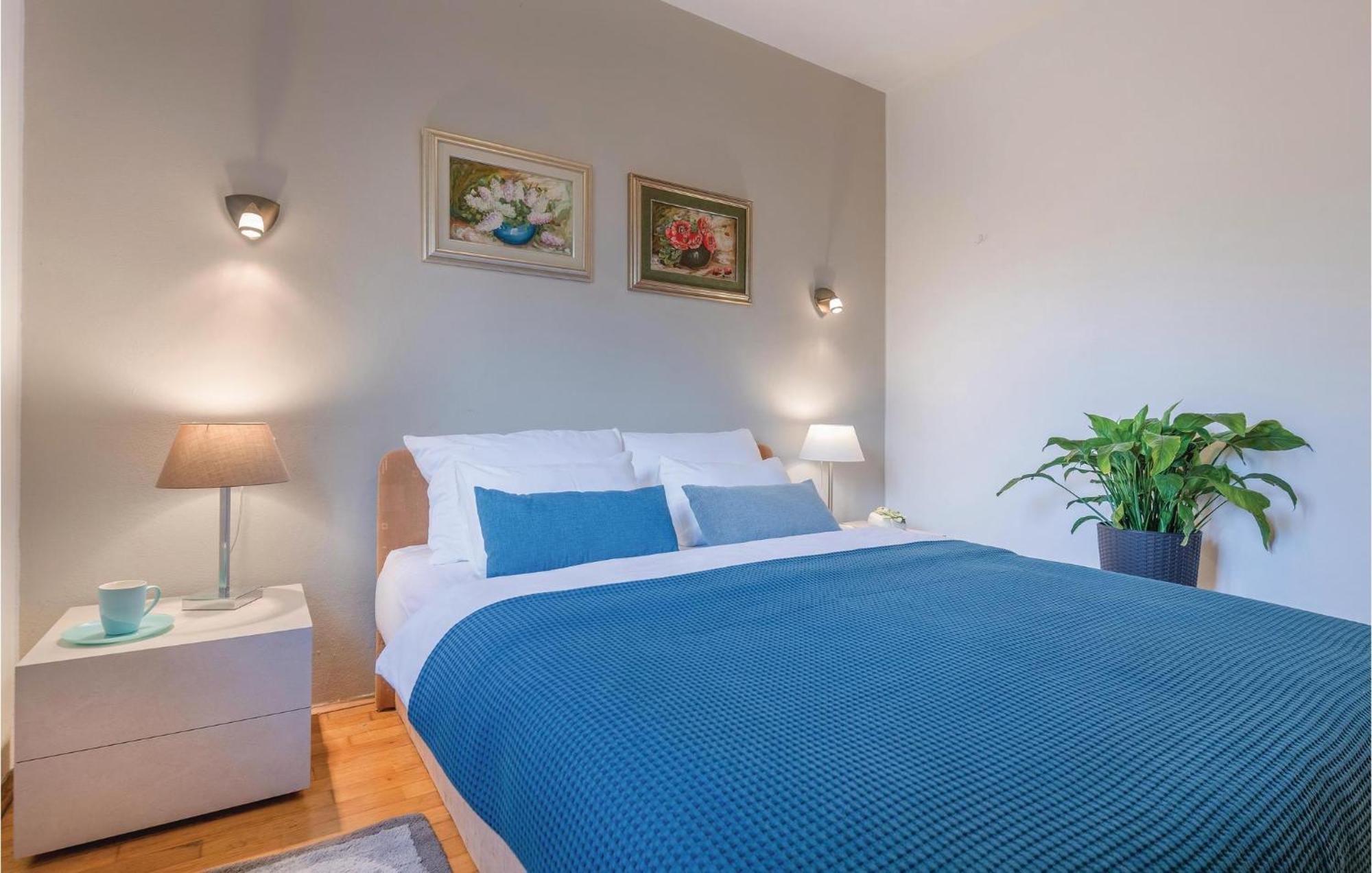 Beautiful Home In Bale With Kitchen Eksteriør bilde