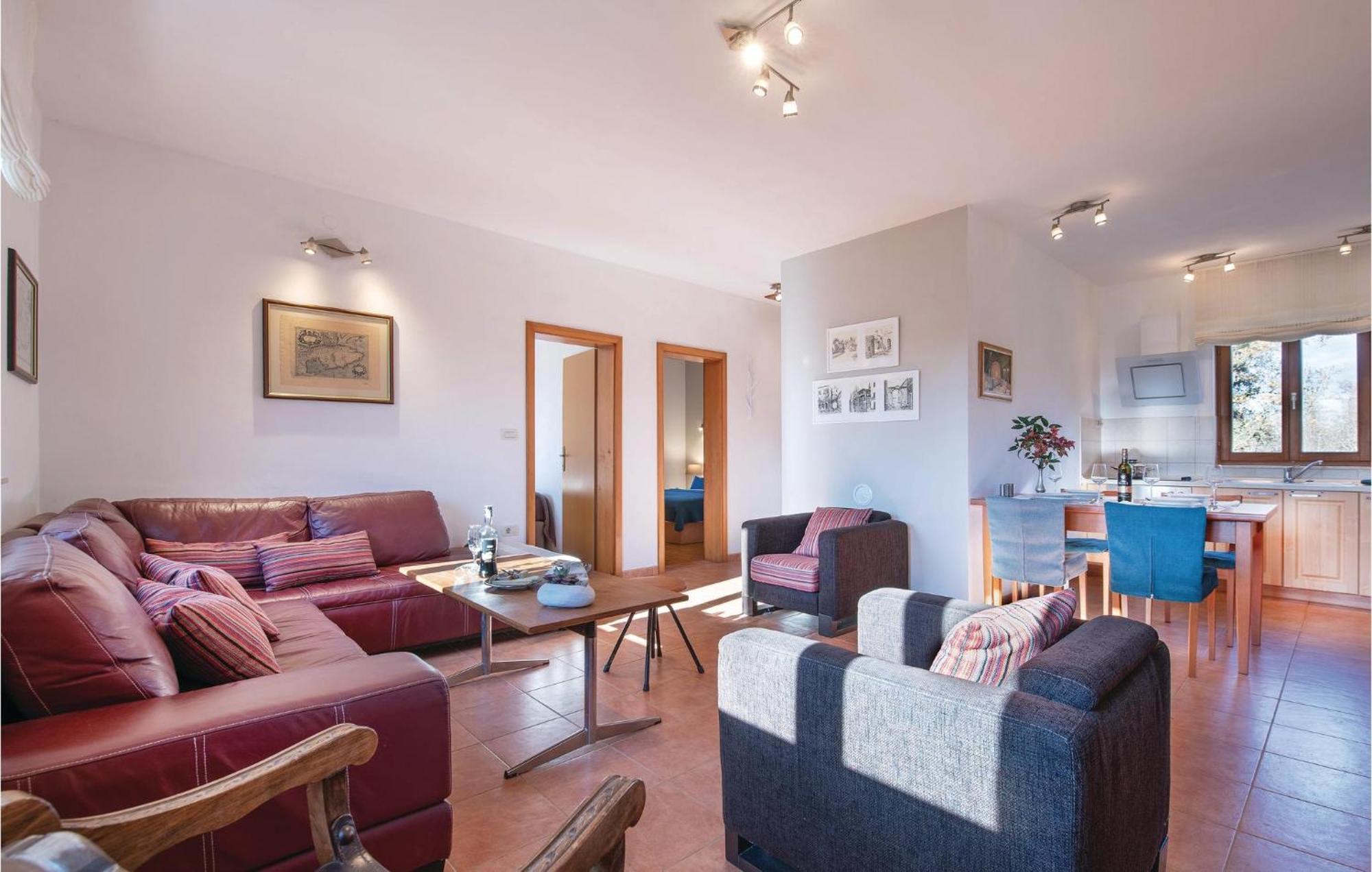 Beautiful Home In Bale With Kitchen Eksteriør bilde