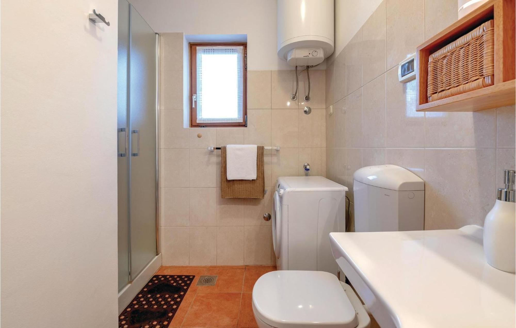 Beautiful Home In Bale With Kitchen Eksteriør bilde
