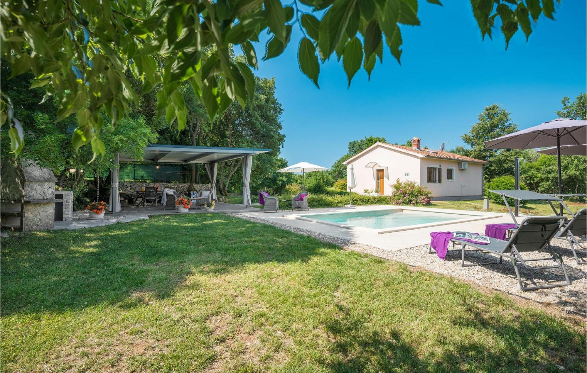 Beautiful Home In Bale With Kitchen Eksteriør bilde